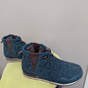 Teva Quilted Ankle Boots in Blue and Brown